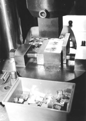 Maszyna do wykrawania metalu Vollmer